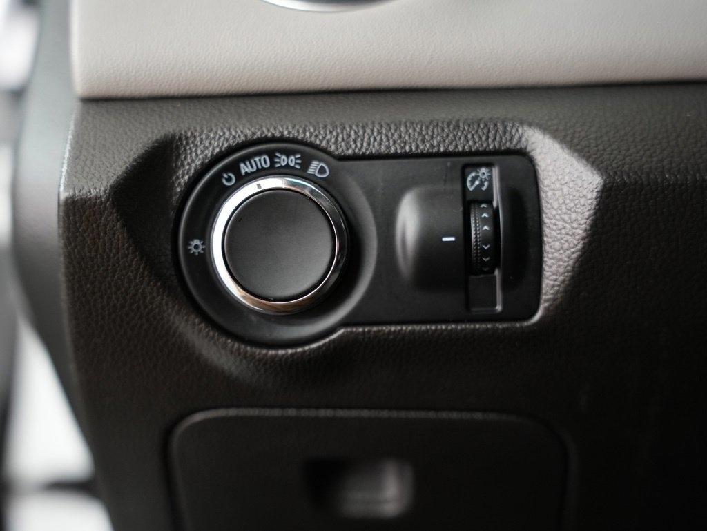 Chevrolet Cruze 4dr Sdn LS 2012