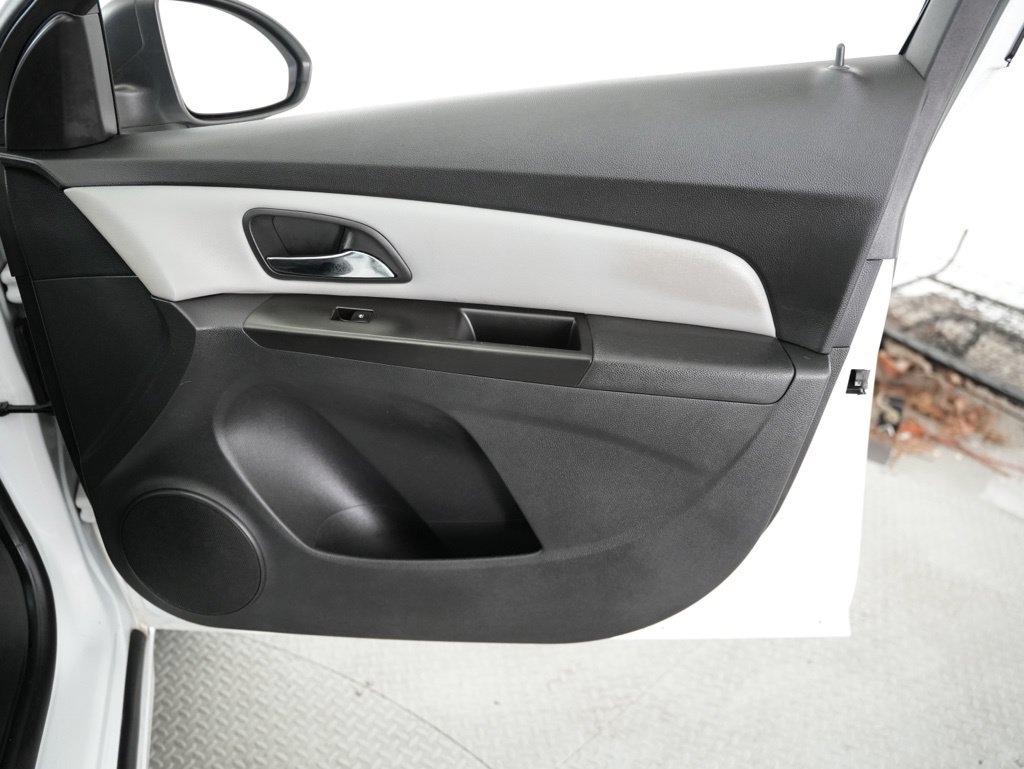 Chevrolet Cruze 4dr Sdn LS 2012