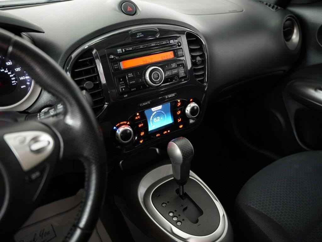 Nissan Juke 5dr Wgn CVT SV AWD 2013