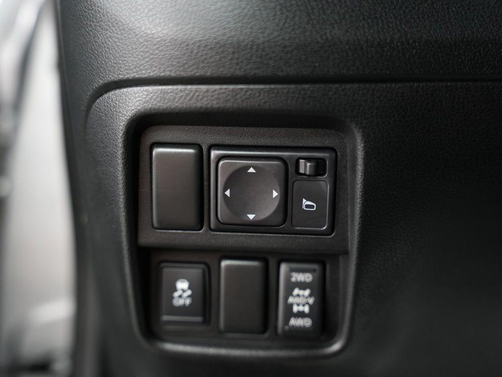Nissan Juke 5dr Wgn CVT SV AWD 2013