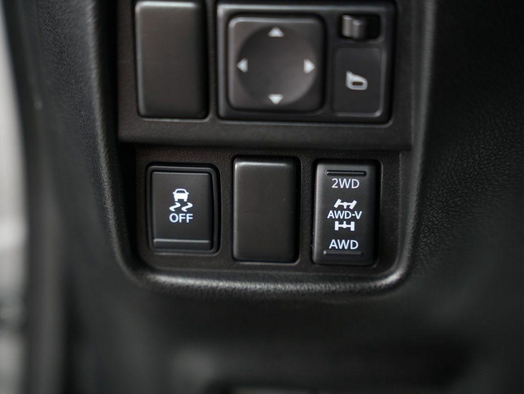Nissan Juke 5dr Wgn CVT SV AWD 2013