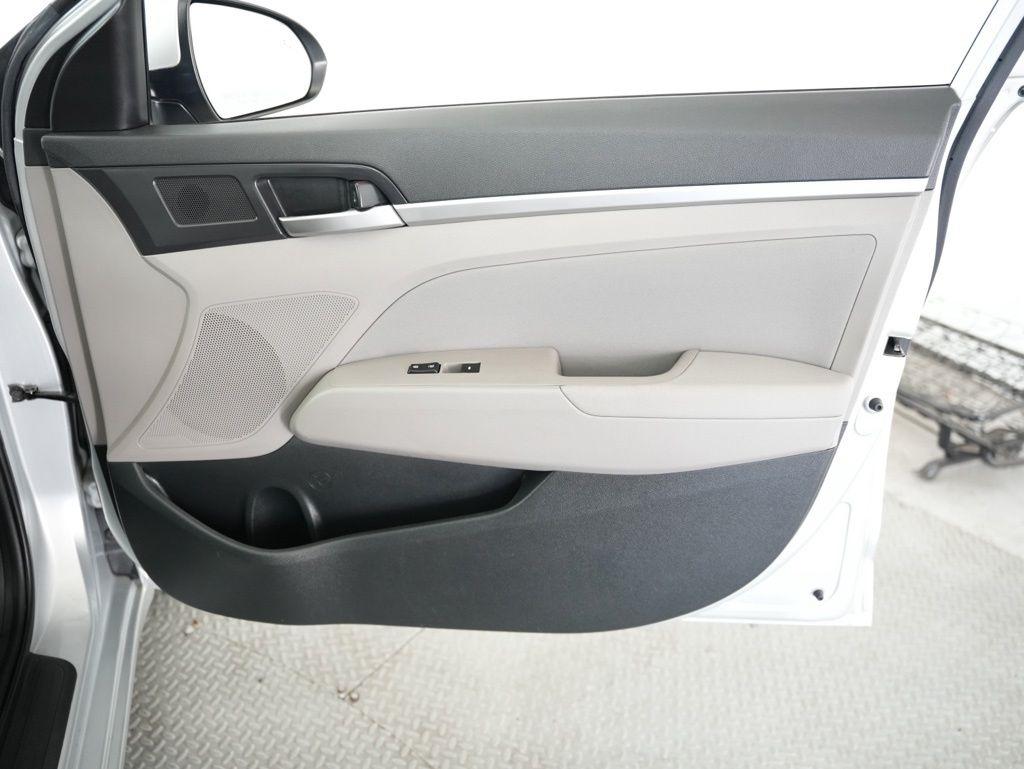 Hyundai Elantra SEL Auto 2019