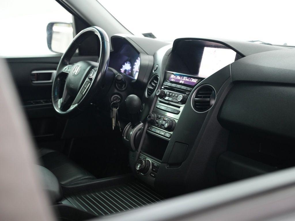 Honda Pilot 4WD 4dr Touring w/RES & Navi 2013