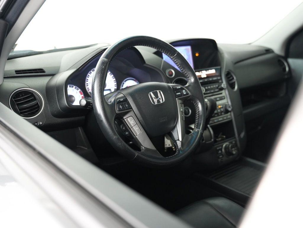 Honda Pilot 4WD 4dr Touring w/RES & Navi 2013