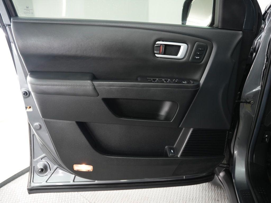 Honda Pilot 4WD 4dr Touring w/RES & Navi 2013