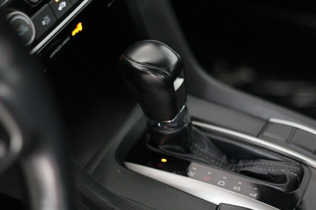 Honda Civic Hatchback EX CVT 2020
