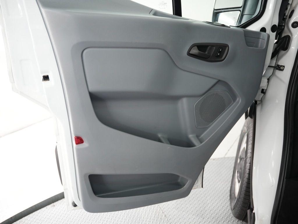 Ford Transit Van T-250 148" Med Rf 9000 GVWR Sliding RH Dr 2019