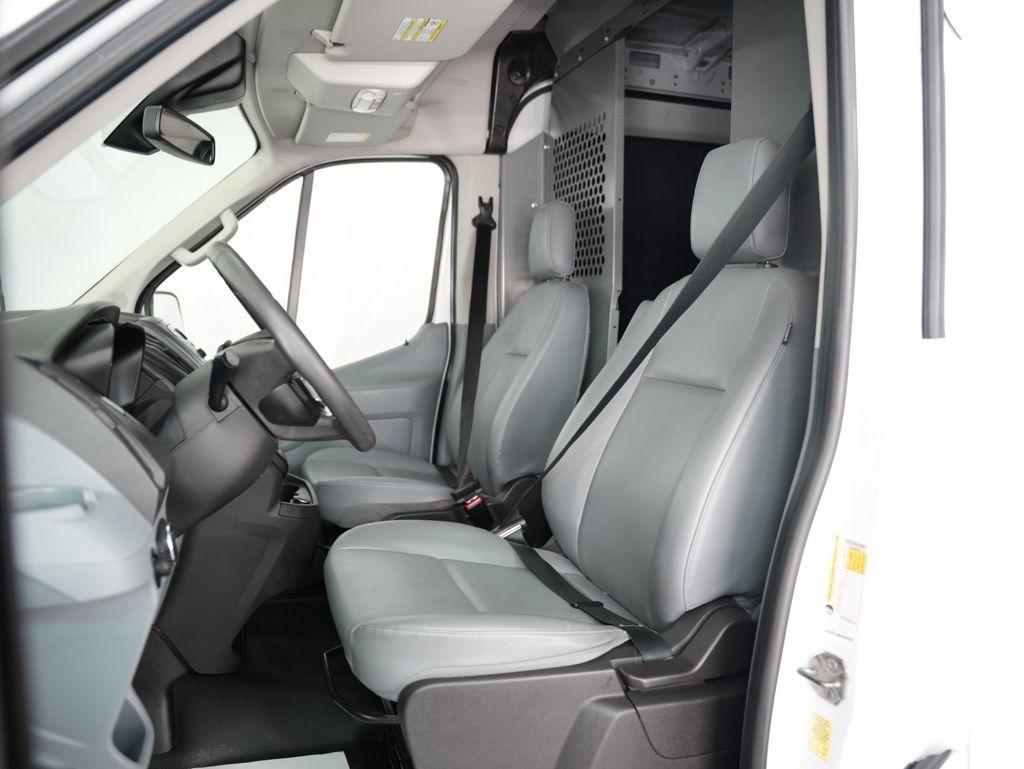 Ford Transit Van T-250 148" Med Rf 9000 GVWR Sliding RH Dr 2019