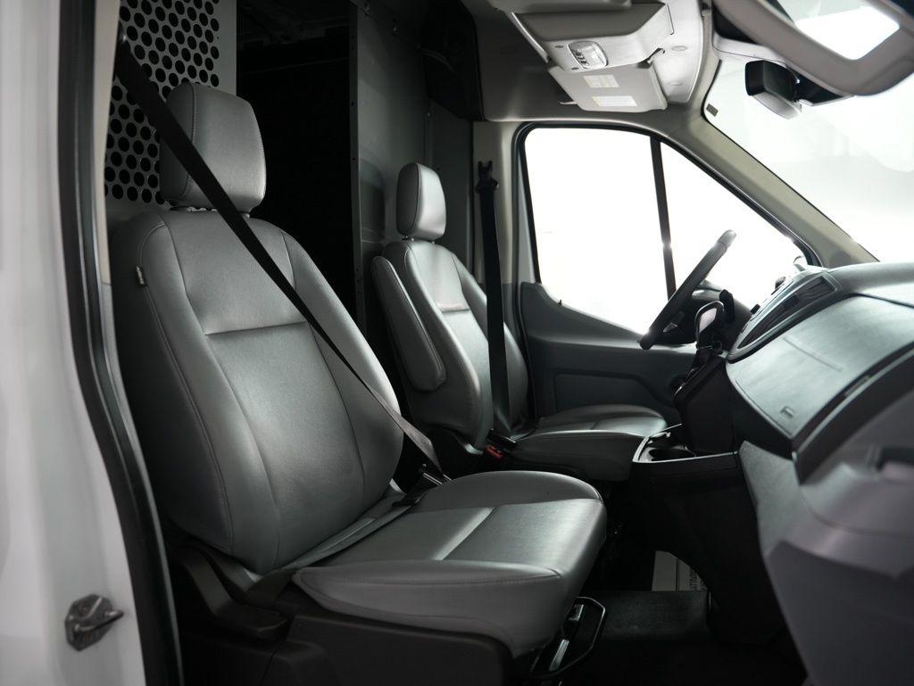 Ford Transit Van T-250 148" Med Rf 9000 GVWR Sliding RH Dr 2019