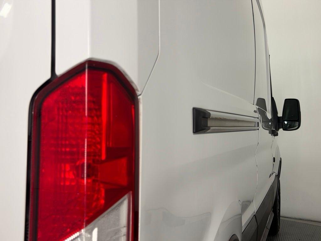 Ford Transit Van T-250 148" Med Rf 9000 GVWR Sliding RH Dr 2019
