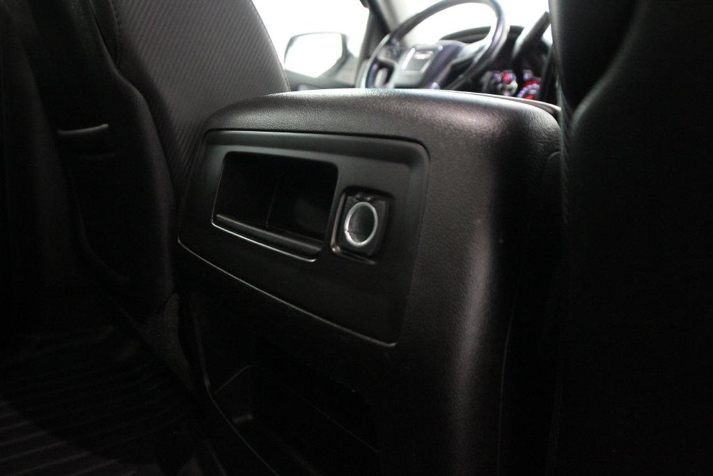 GMC Sierra 1500 4WD Double Cab 143.5" SLT 2015