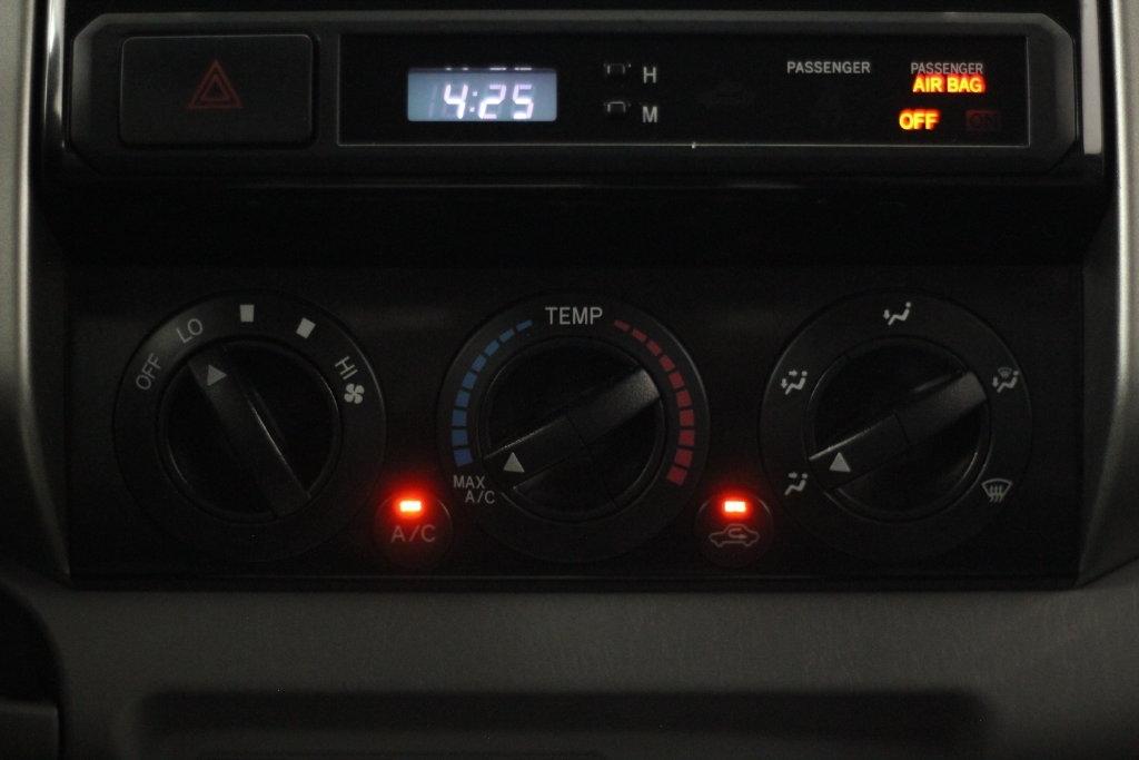 Toyota Tacoma 4WD Double Cab LB V6 AT (Natl) 2013