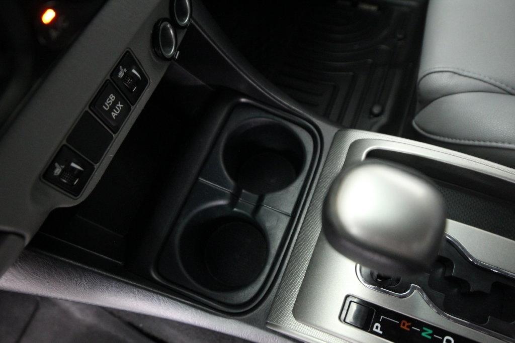 Toyota Tacoma 4WD Double Cab LB V6 AT (Natl) 2013