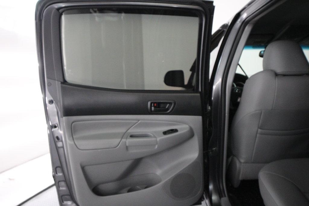 Toyota Tacoma 4WD Double Cab LB V6 AT (Natl) 2013