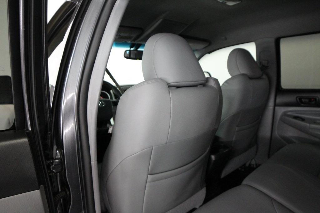 Toyota Tacoma 4WD Double Cab LB V6 AT (Natl) 2013