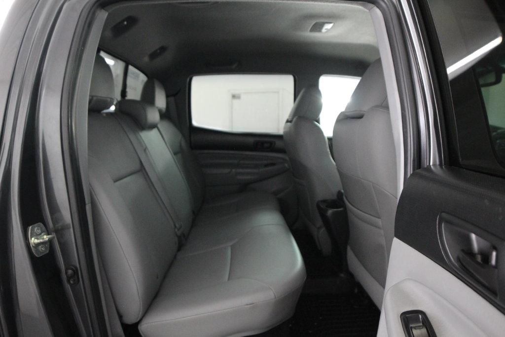 Toyota Tacoma 4WD Double Cab LB V6 AT (Natl) 2013