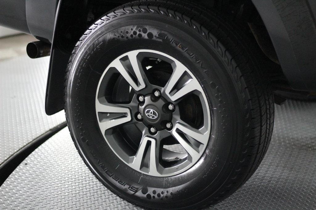 Toyota Tacoma 4WD Double Cab LB V6 AT (Natl) 2013