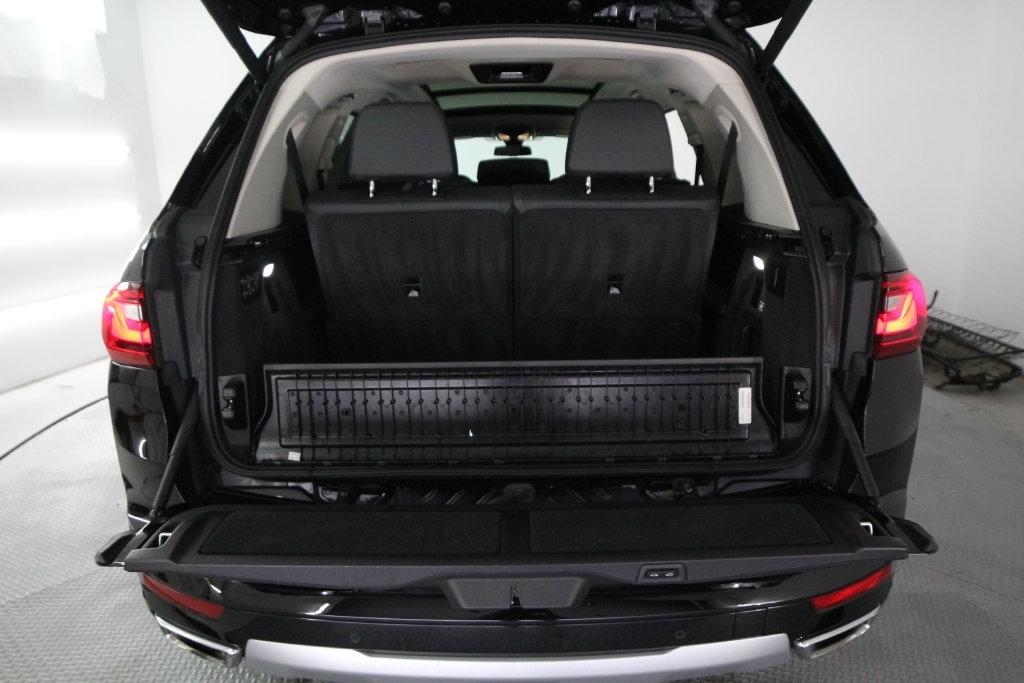 BMW X7 xDrive40i Sports Activity Vehicle 2020