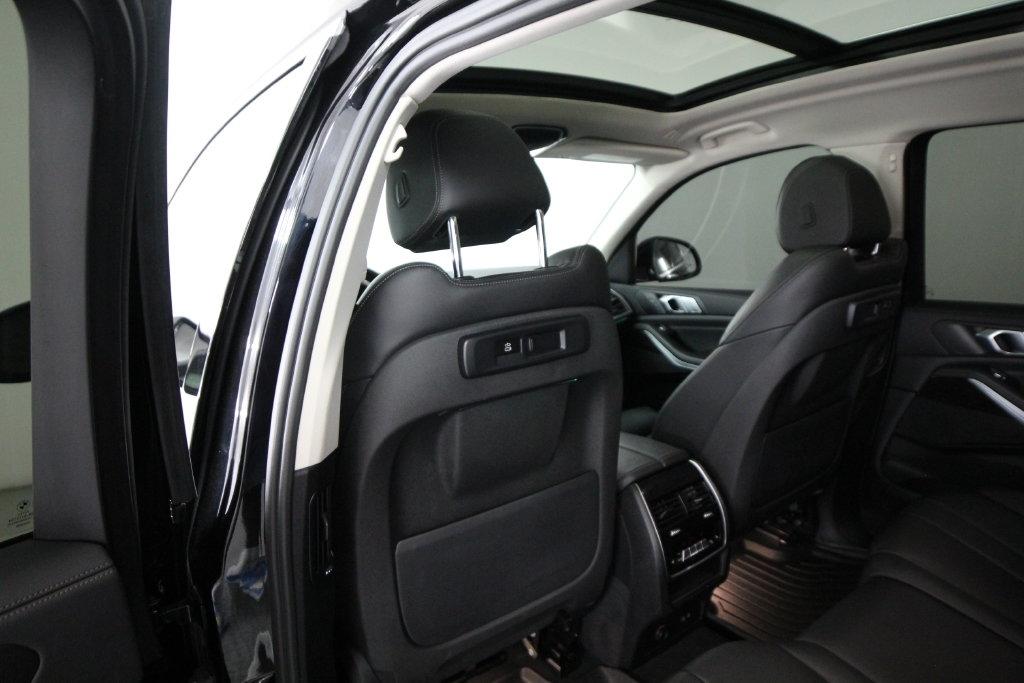 BMW X7 xDrive40i Sports Activity Vehicle 2020