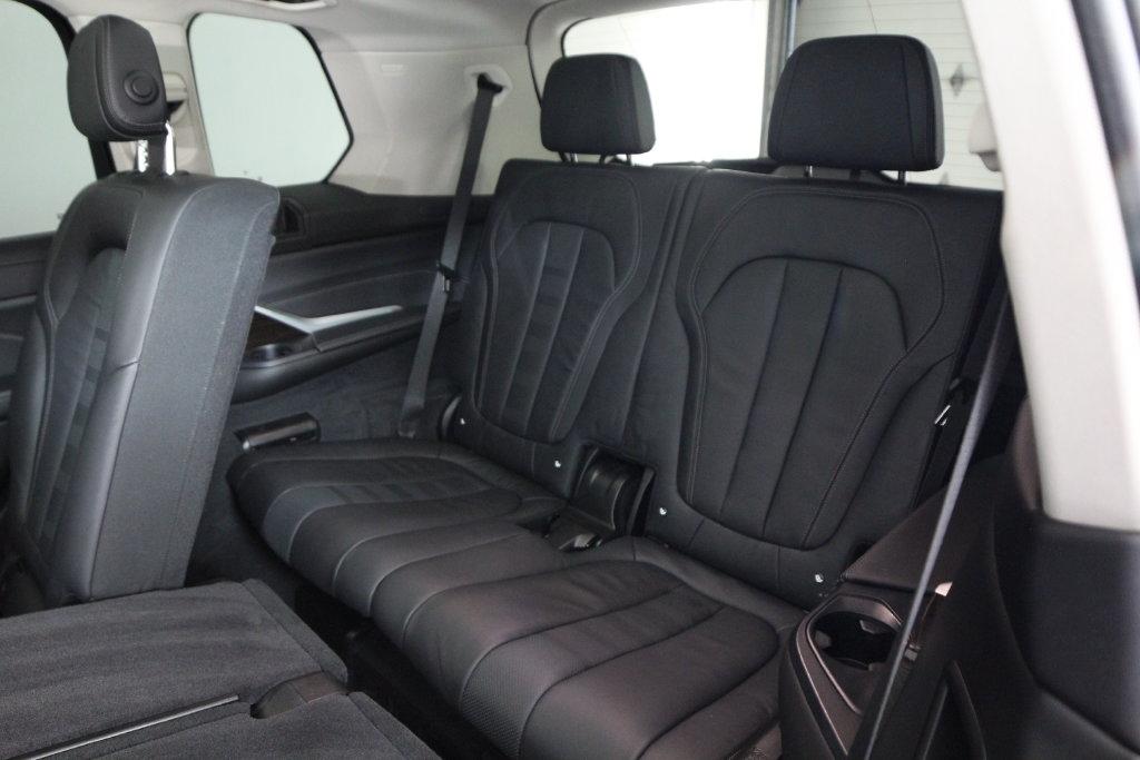 BMW X7 xDrive40i Sports Activity Vehicle 2020