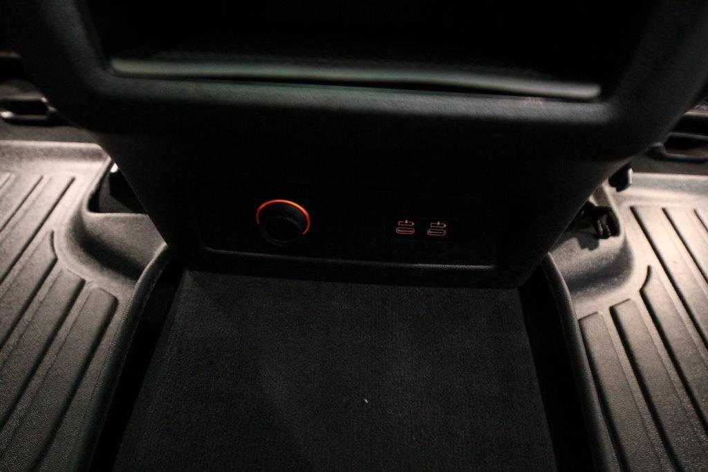 BMW X7 xDrive40i Sports Activity Vehicle 2020