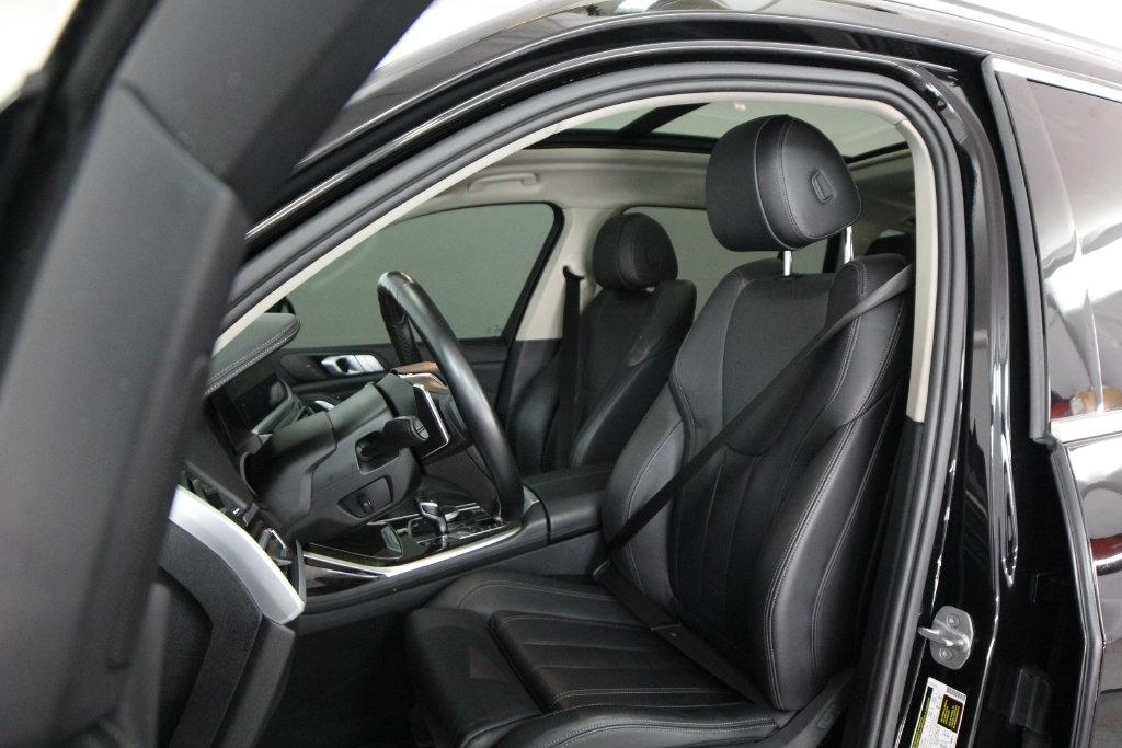 BMW X7 xDrive40i Sports Activity Vehicle 2020