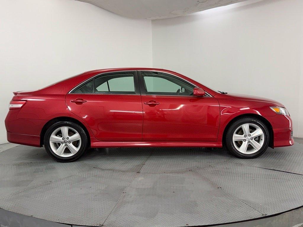 Toyota Camry 4dr Sdn I4 Man LE (Natl) 2011