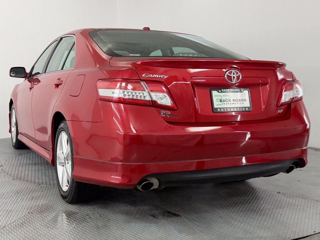 Toyota Camry 4dr Sdn I4 Man LE (Natl) 2011