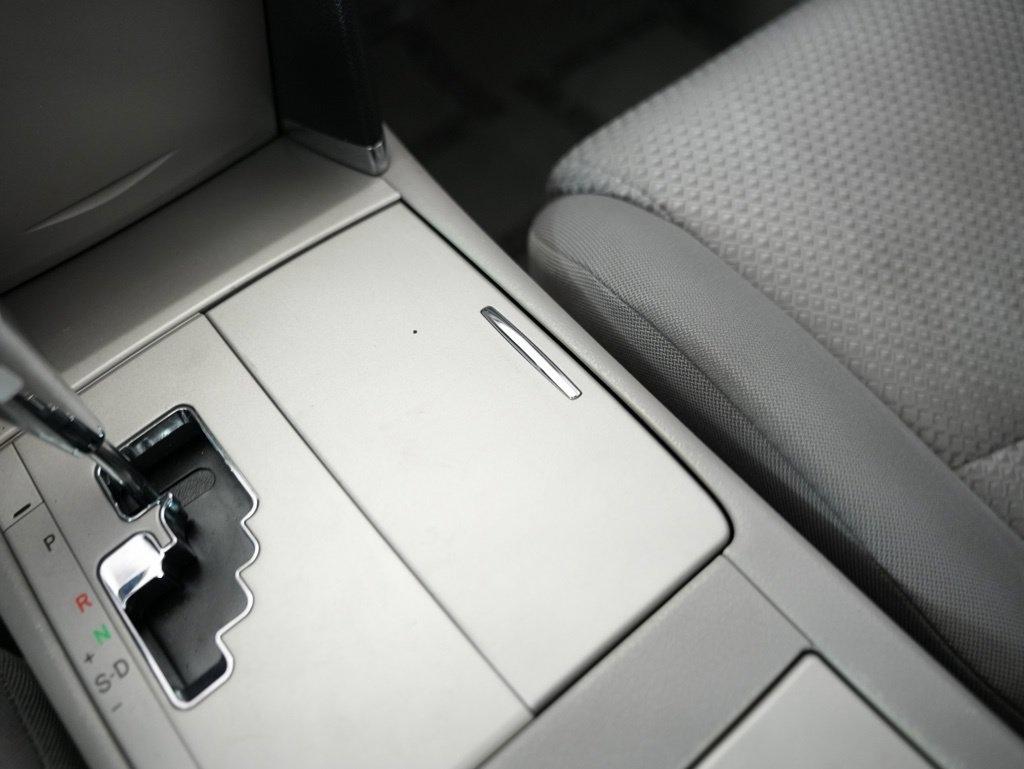 Toyota Camry 4dr Sdn I4 Man LE (Natl) 2011