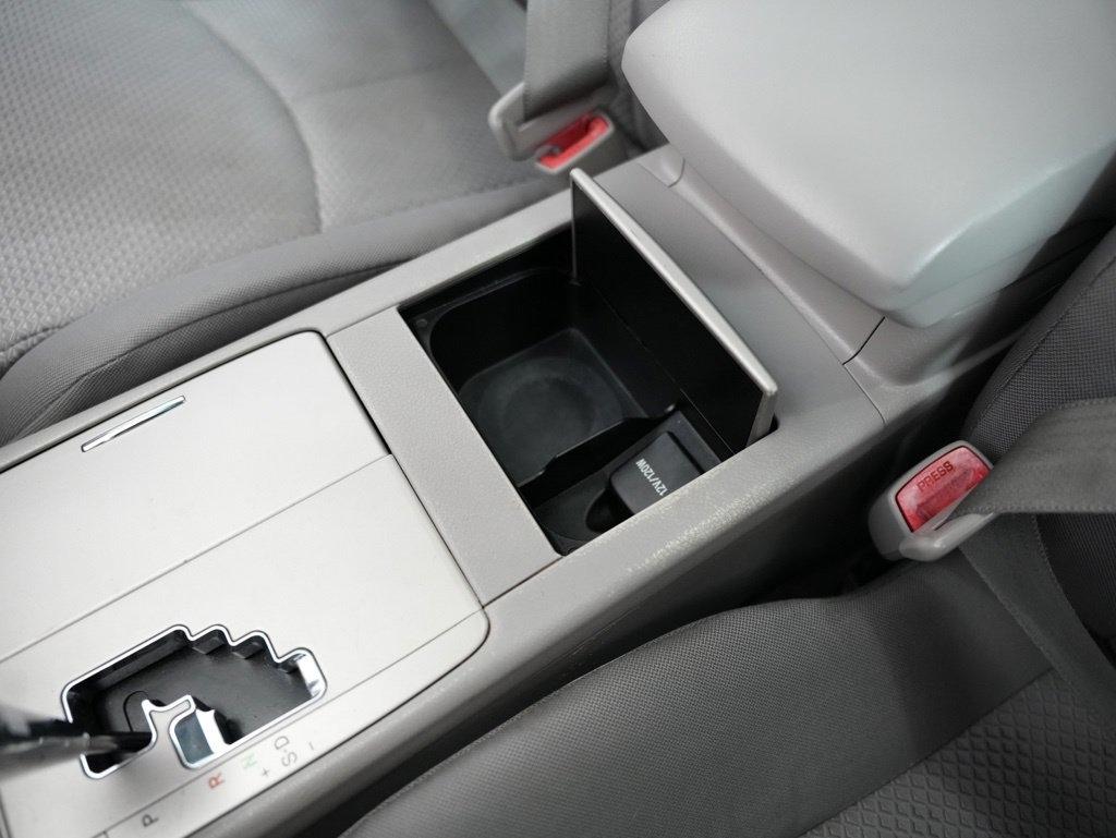 Toyota Camry 4dr Sdn I4 Man LE (Natl) 2011