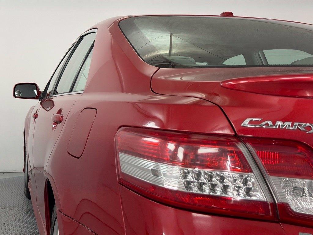 Toyota Camry 4dr Sdn I4 Man LE (Natl) 2011