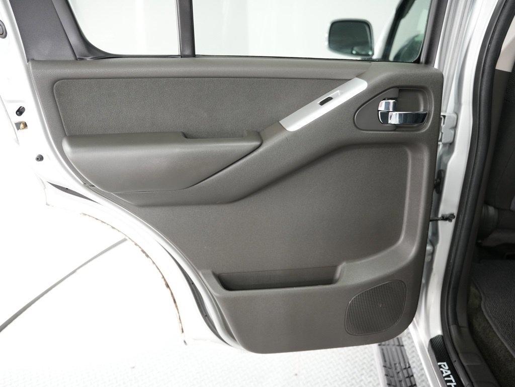 Nissan Pathfinder 2WD 4dr V6 SV 2012