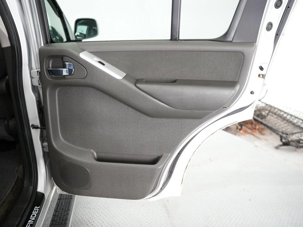 Nissan Pathfinder 2WD 4dr V6 SV 2012