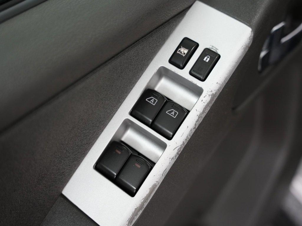 Nissan Pathfinder 2WD 4dr V6 SV 2012