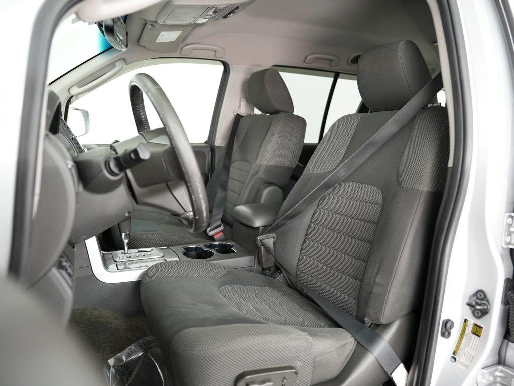 Nissan Pathfinder 2WD 4dr V6 SV 2012
