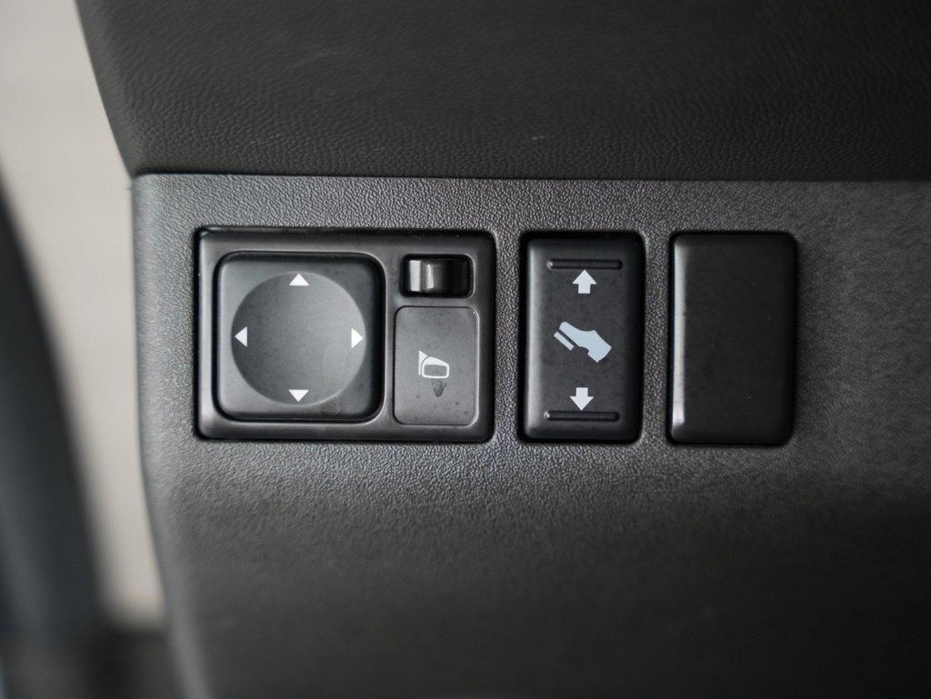 Nissan Pathfinder 2WD 4dr V6 SV 2012