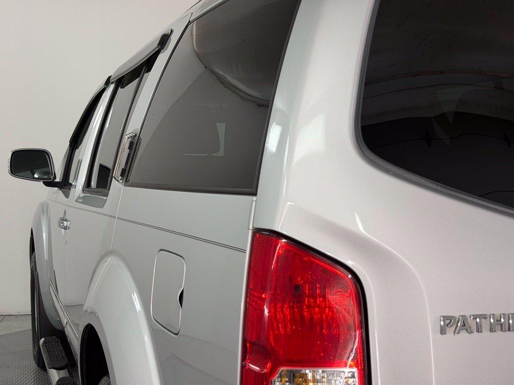 Nissan Pathfinder 2WD 4dr V6 SV 2012