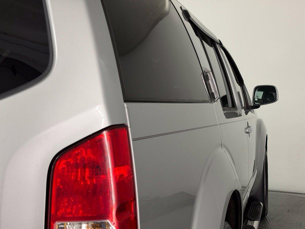 Nissan Pathfinder 2WD 4dr V6 SV 2012