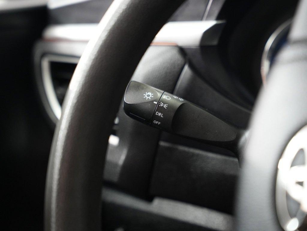 Toyota Corolla 4dr Sdn CVT LE Premium (Natl) 2015