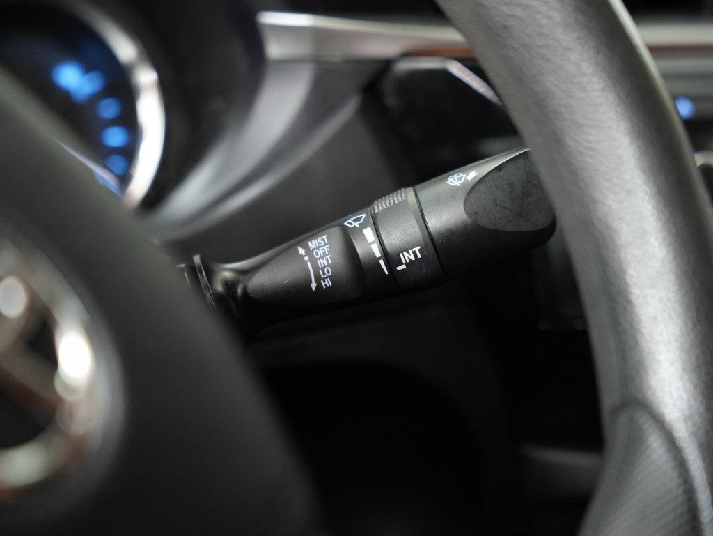 Toyota Corolla 4dr Sdn CVT LE Premium (Natl) 2015