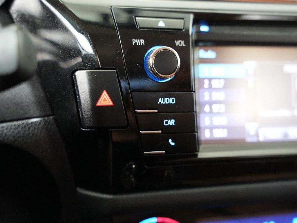 Toyota Corolla 4dr Sdn CVT LE Premium (Natl) 2015