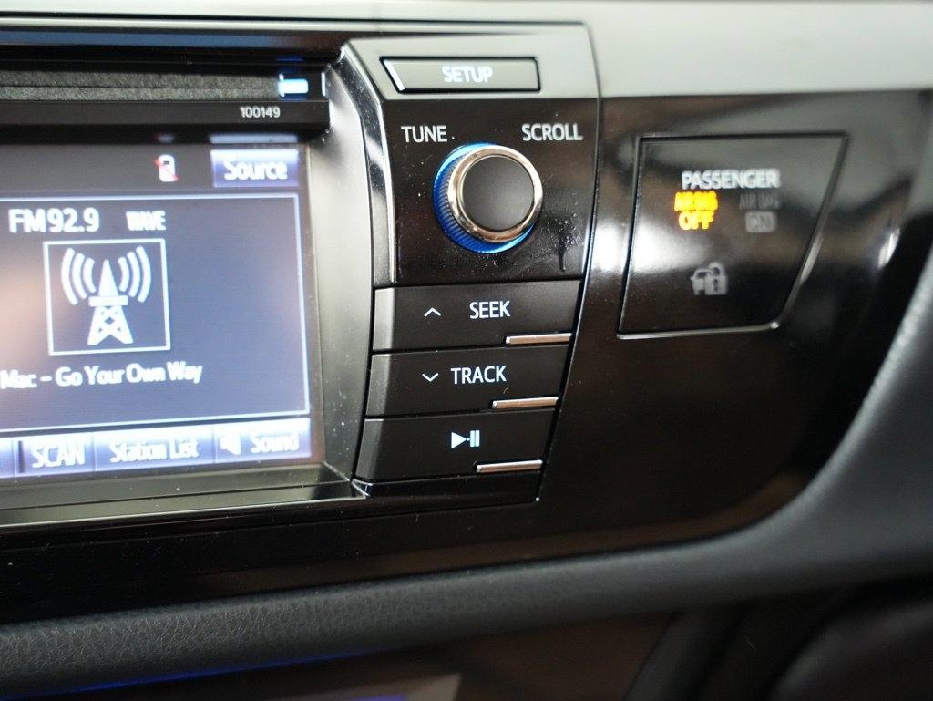 Toyota Corolla 4dr Sdn CVT LE Premium (Natl) 2015