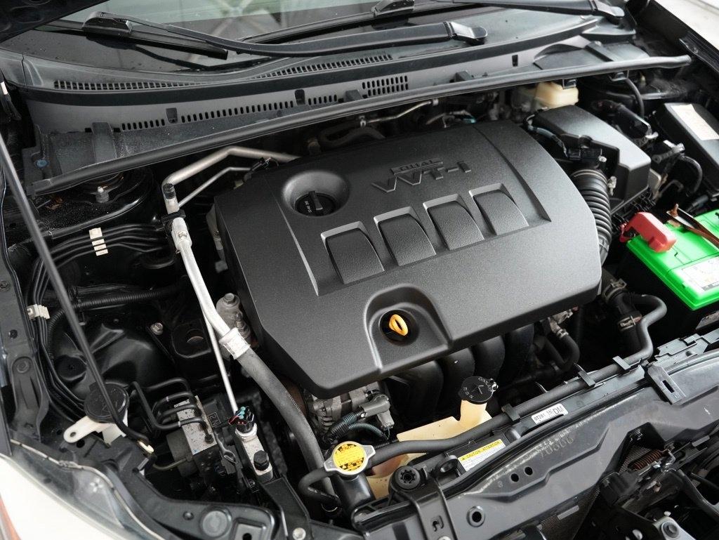 Toyota Corolla 4dr Sdn CVT LE Premium (Natl) 2015