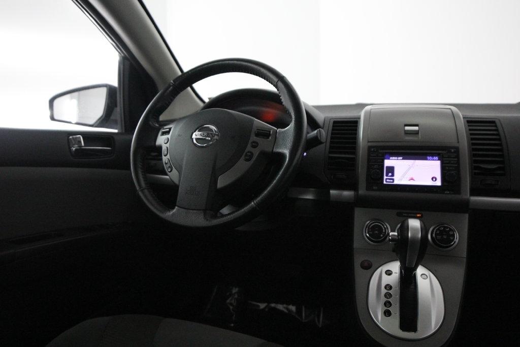 Nissan Sentra 4dr Sdn I4 CVT 2.0 SR 2012