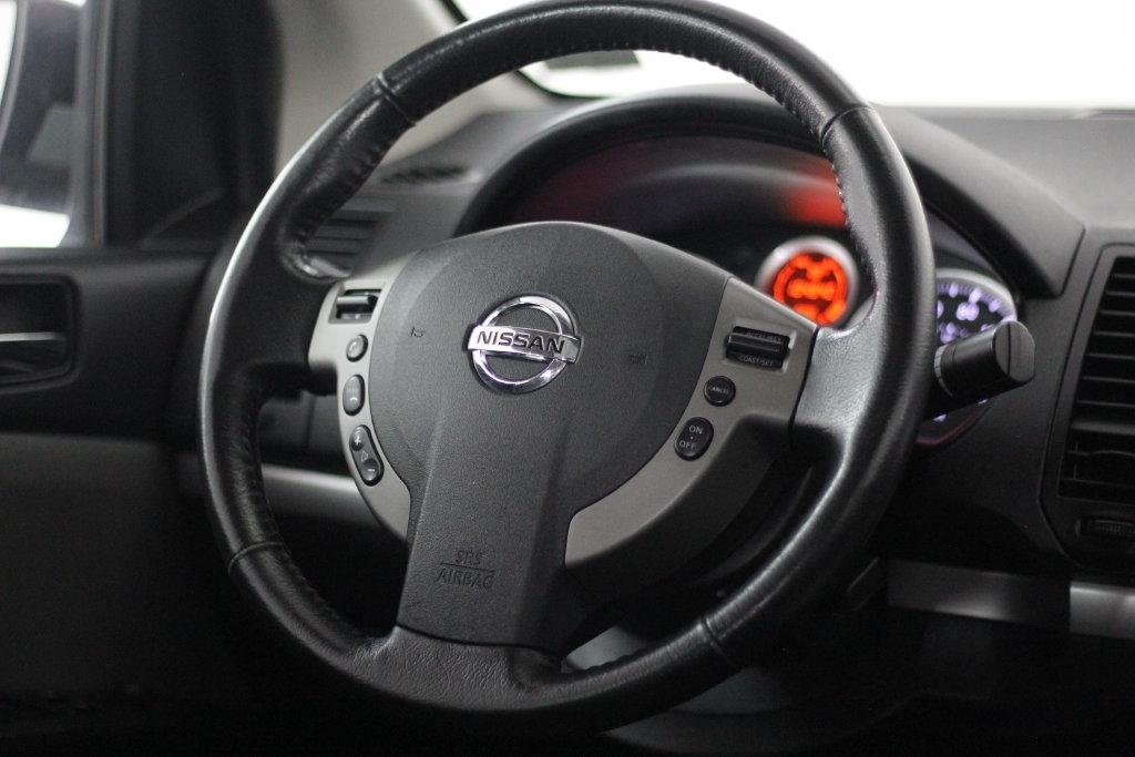 Nissan Sentra 4dr Sdn I4 CVT 2.0 SR 2012