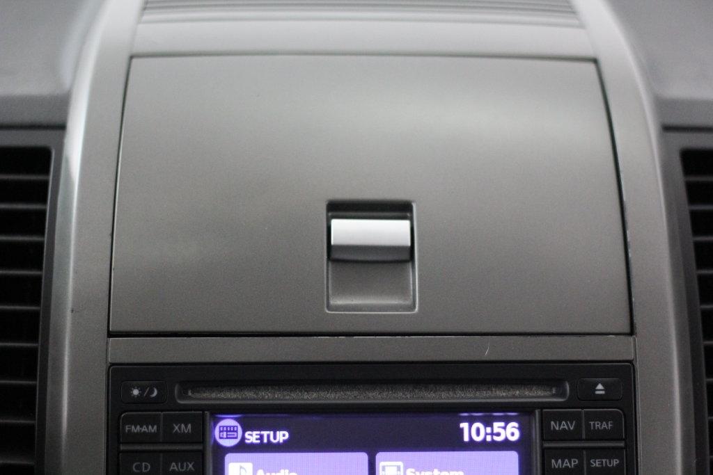 Nissan Sentra 4dr Sdn I4 CVT 2.0 SR 2012
