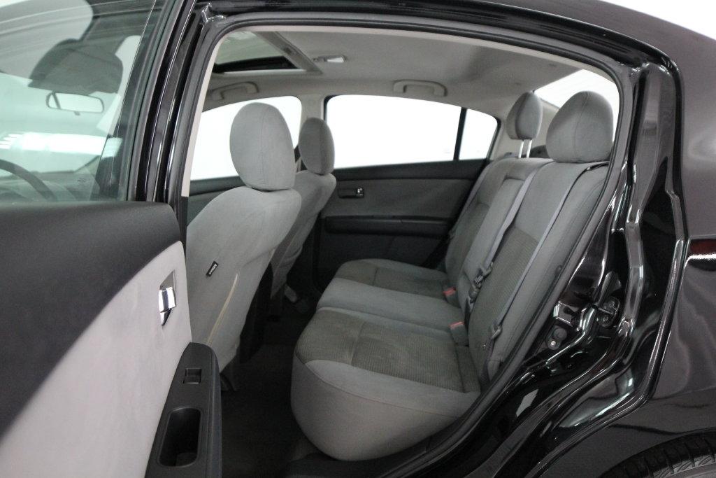 Nissan Sentra 4dr Sdn I4 CVT 2.0 SR 2012