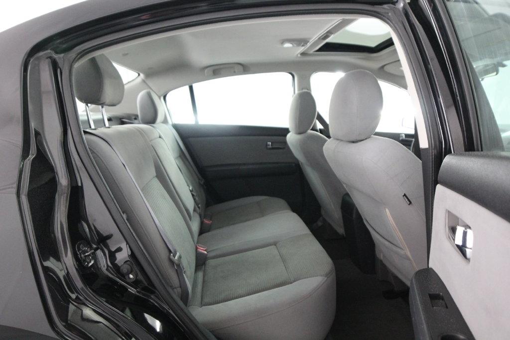 Nissan Sentra 4dr Sdn I4 CVT 2.0 SR 2012