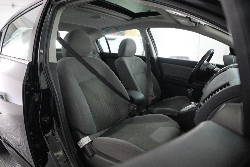 Nissan Sentra 4dr Sdn I4 CVT 2.0 SR 2012