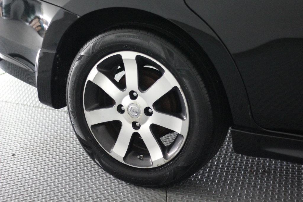 Nissan Sentra 4dr Sdn I4 CVT 2.0 SR 2012